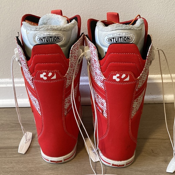 Women’s Snowboard Boots size 5 thirtytwo red floral heat moldable liners - Picture 4 of 9